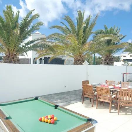 Cerezo With Hot Tub * Costa Teguise