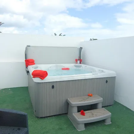 Βίλα Cerezo With Hot Tub *